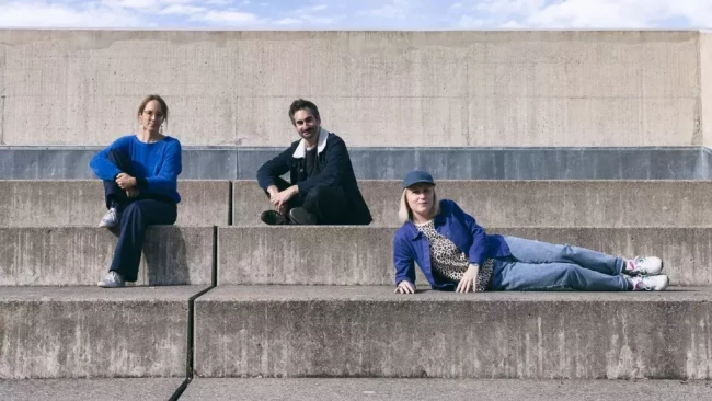 En remontant la Rue du Doubs - Dimanche